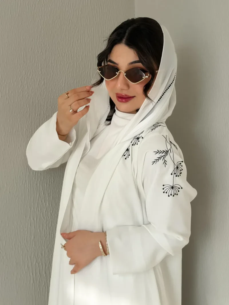 عباية إيبوني مينيمال