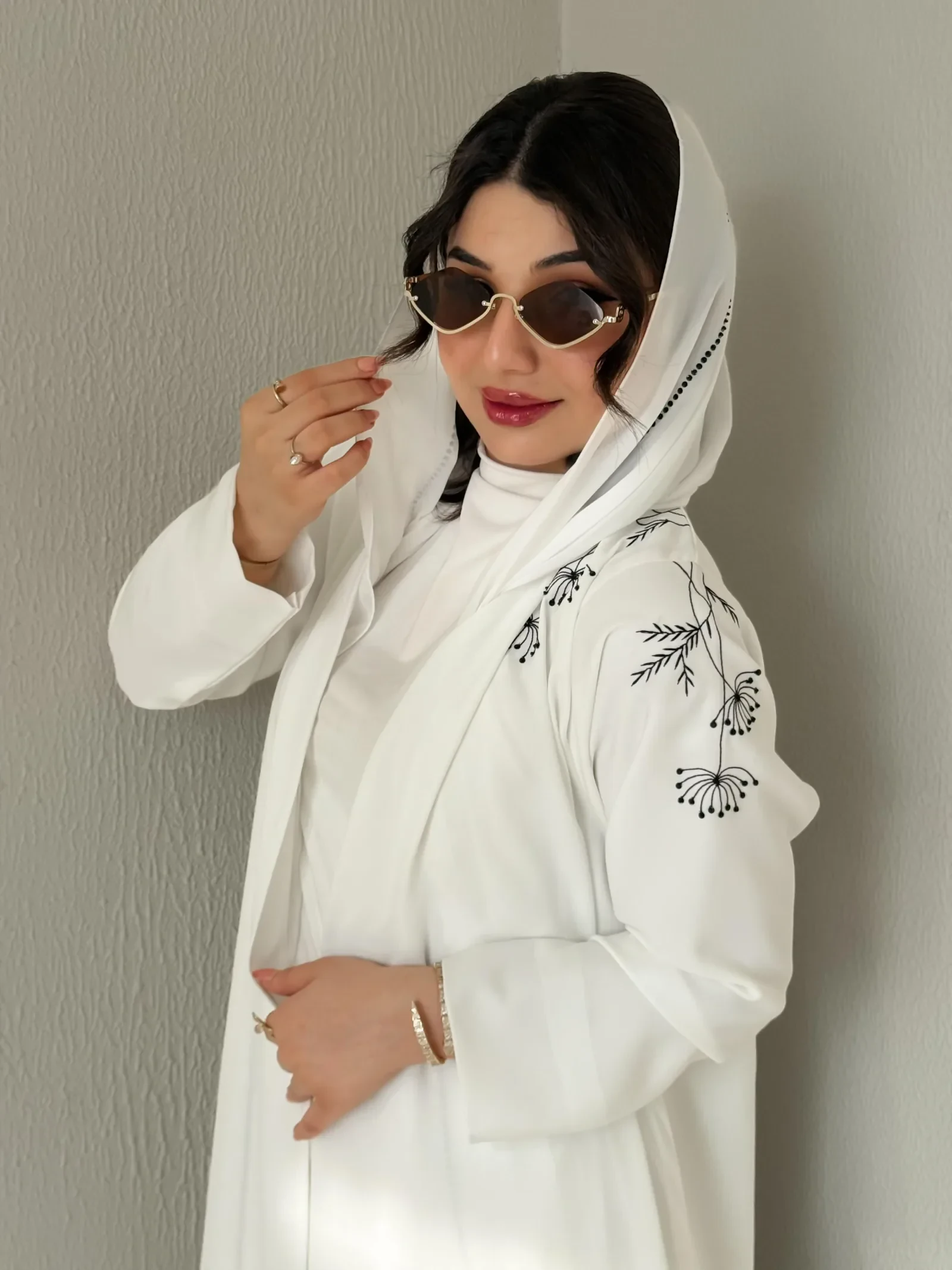 عباية إيبوني مينيمال