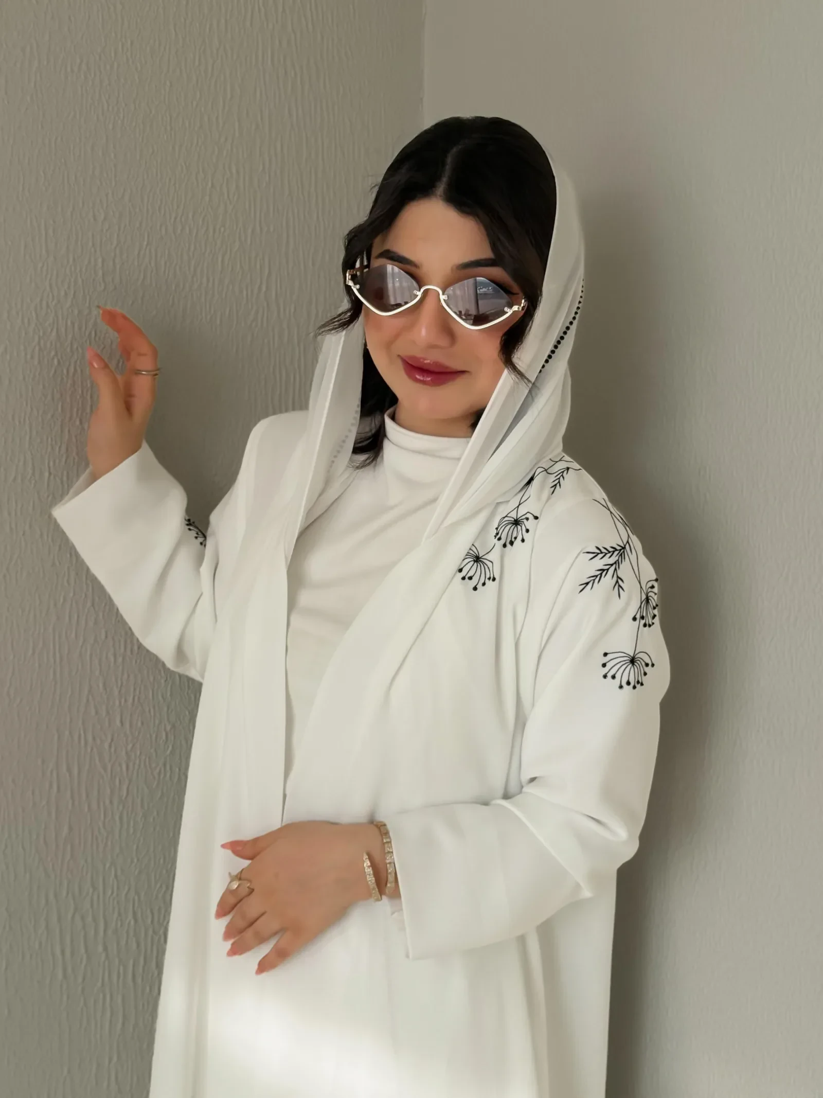 عباية إيبوني مينيمال
