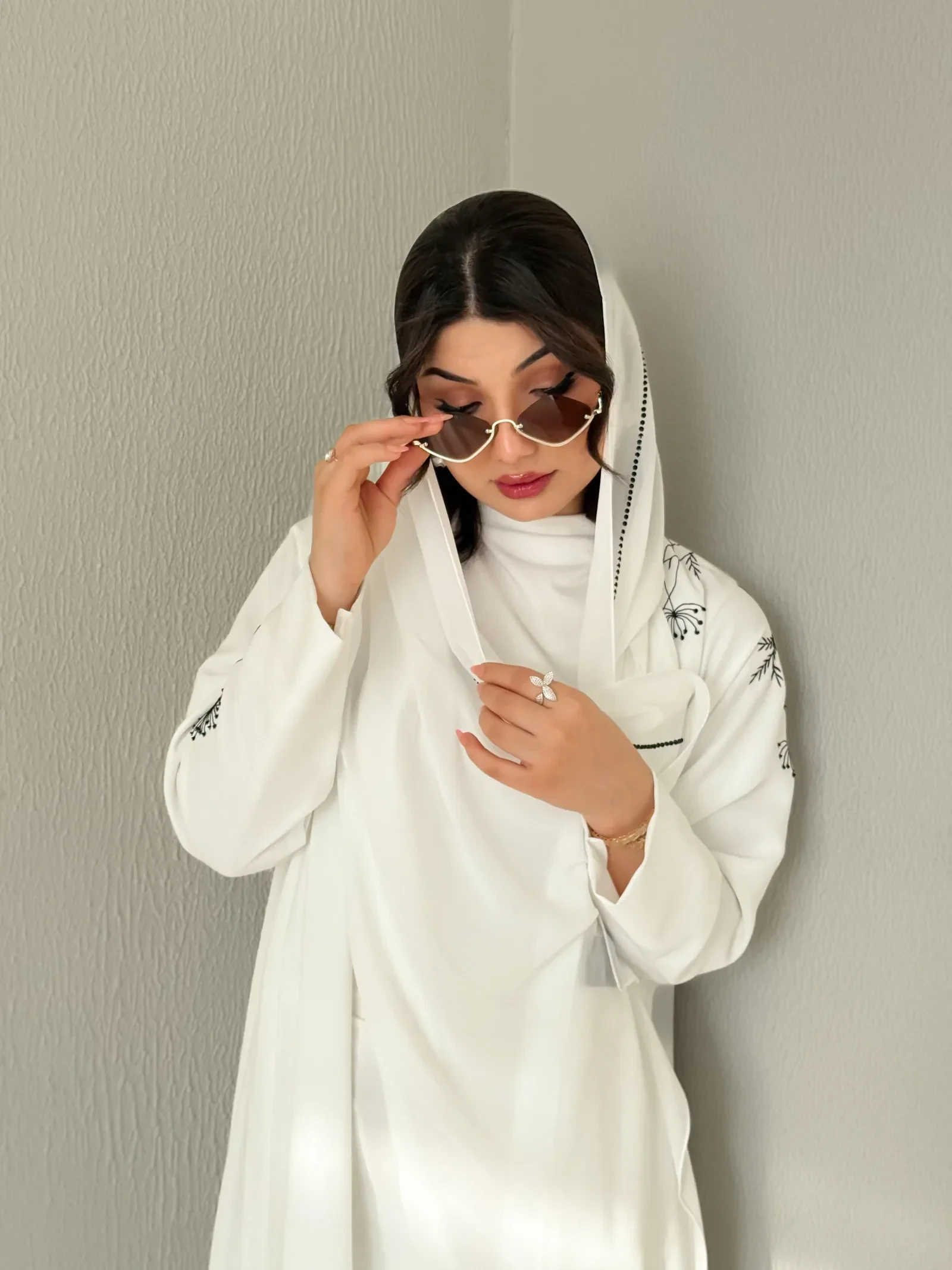 عباية إيبوني مينيمال